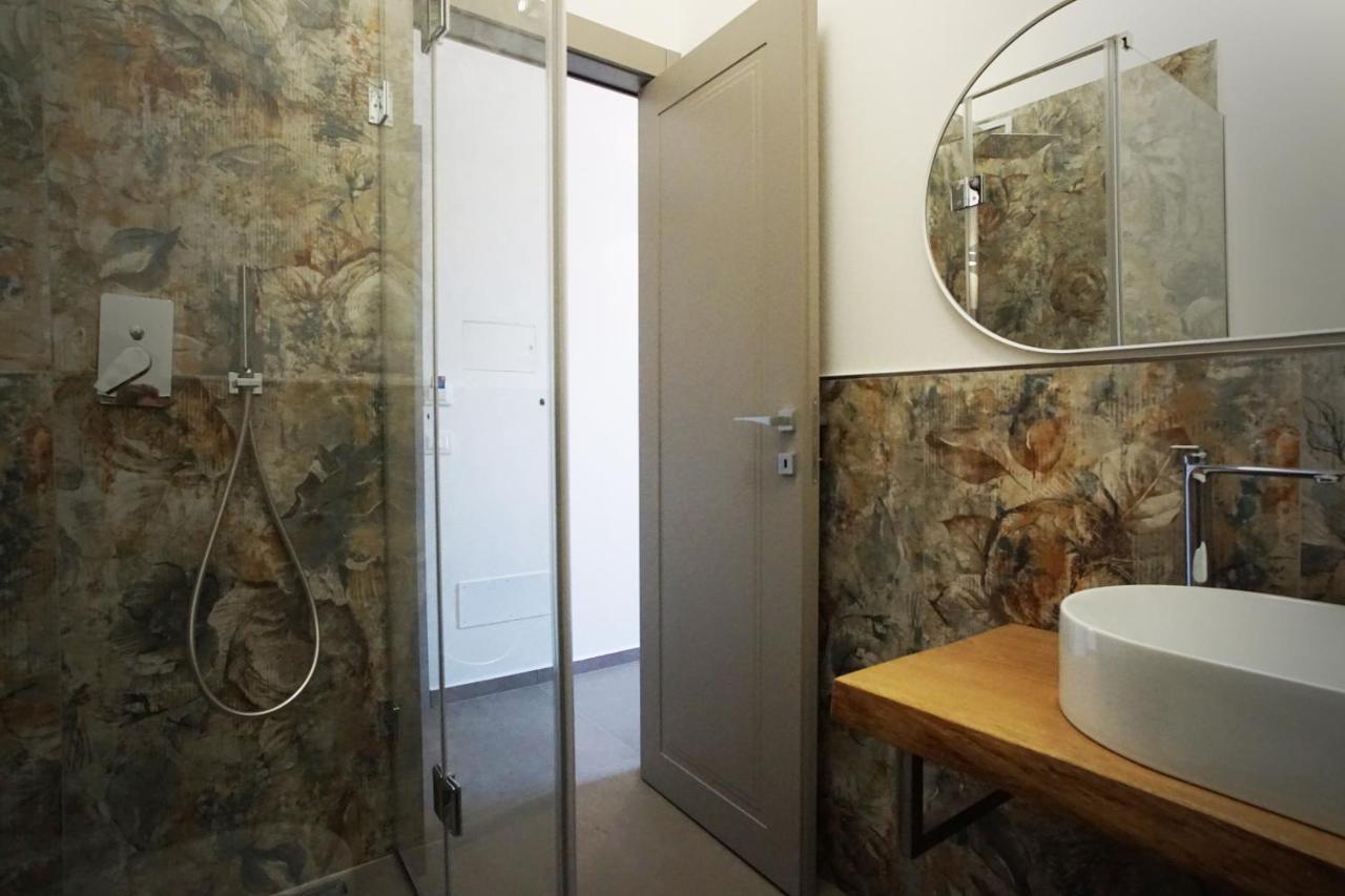 New Moon Rooms La Spezia Exterior foto